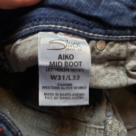 Silver Jeans Aiko Mid Boot Cut Distressed with embroidery and studs. - Picture 9 of 16